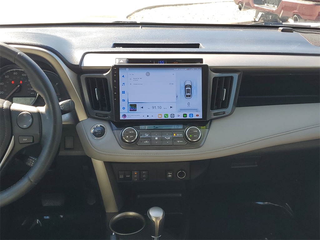 Thumbnail: 2015 Toyota RAV4 - 11