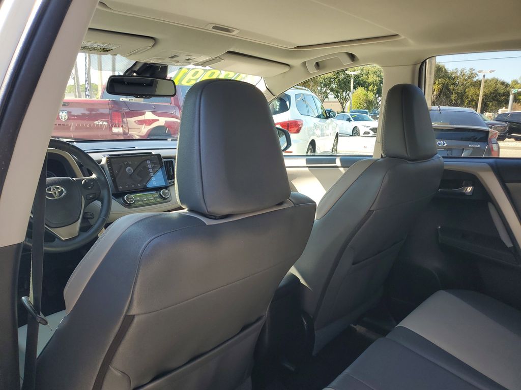 Thumbnail: 2015 Toyota RAV4 - 18