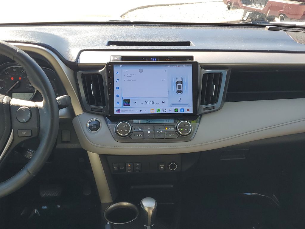 Thumbnail: 2015 Toyota RAV4 - 11