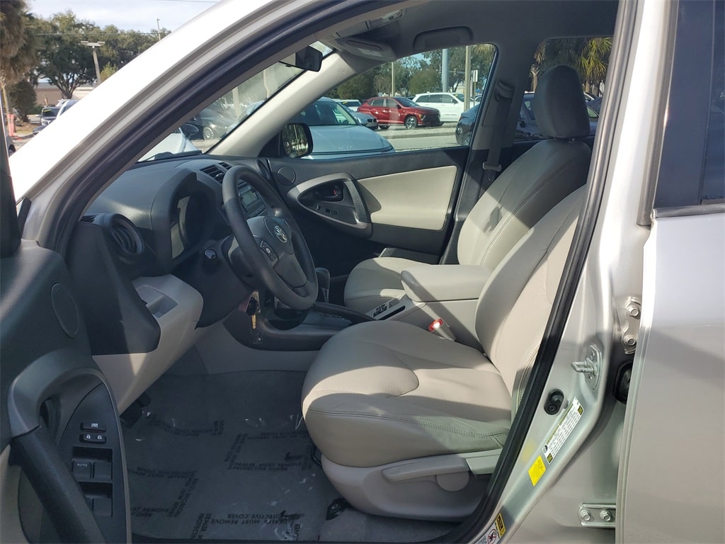 Thumbnail: 2012 Toyota RAV4 - 23