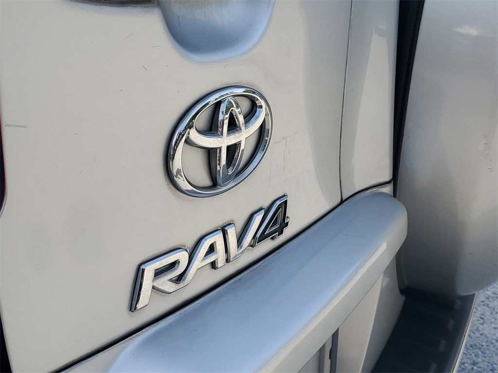 Thumbnail: 2012 Toyota RAV4 - 6