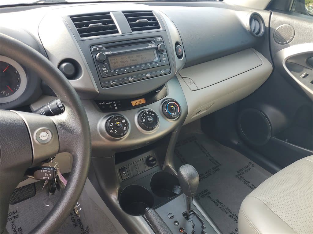 Thumbnail: 2012 Toyota RAV4 - 30