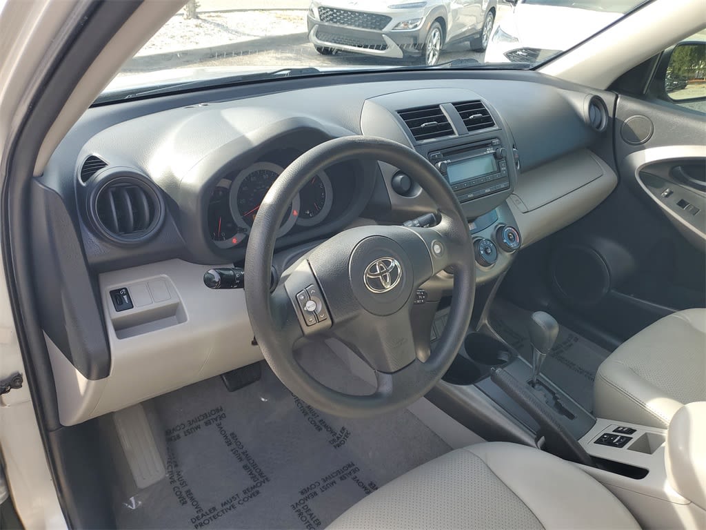 Thumbnail: 2012 Toyota RAV4 - 24