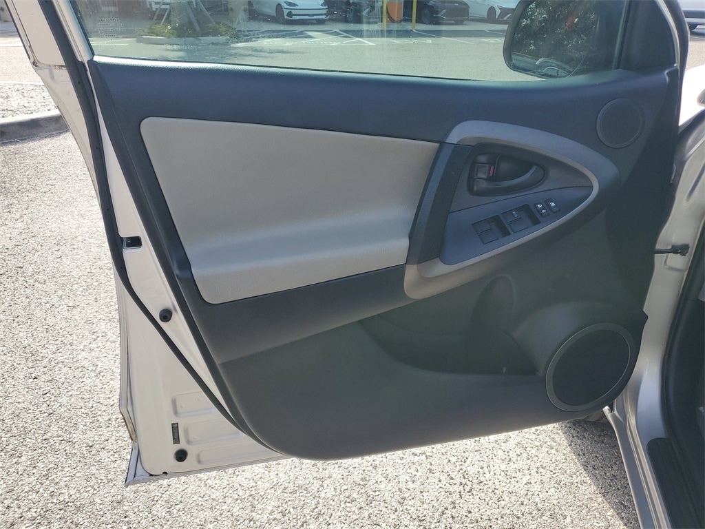 Thumbnail: 2012 Toyota RAV4 - 19