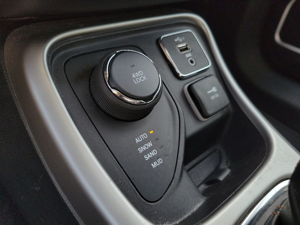 Thumbnail: 2019 Jeep Compass - 13