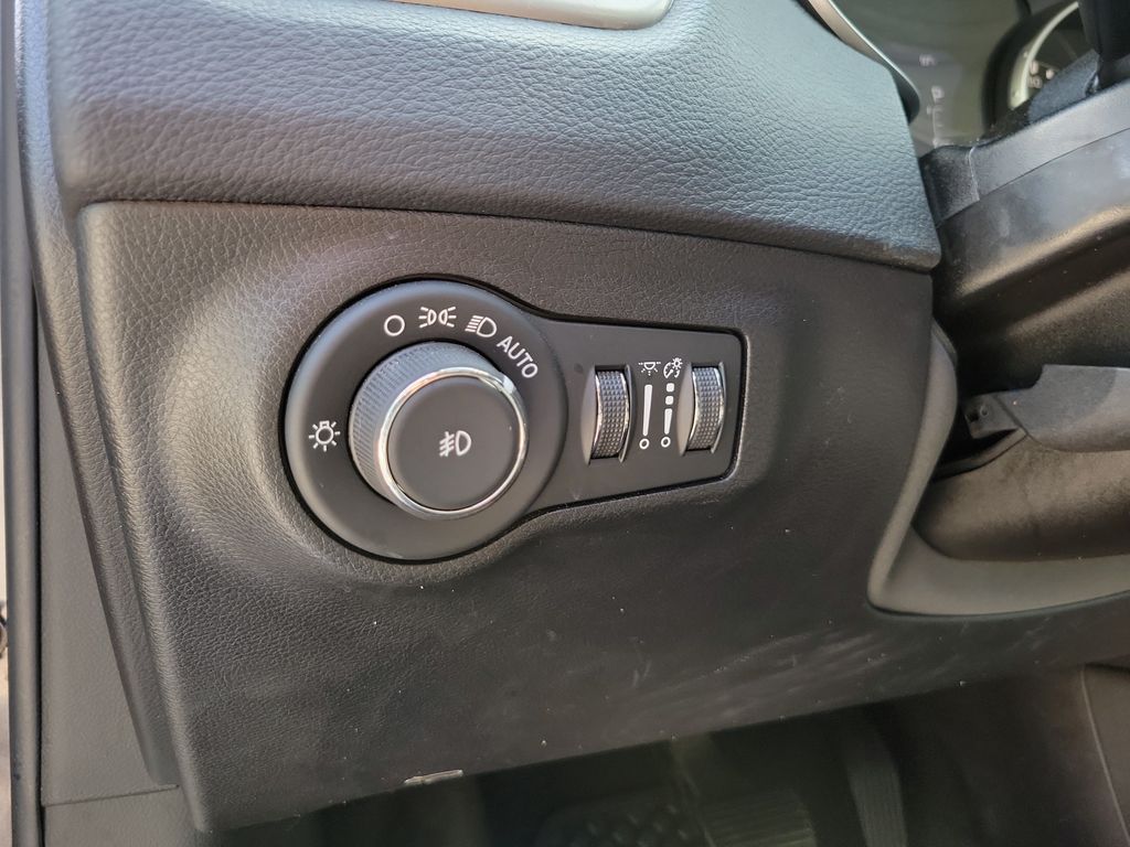 Thumbnail: 2019 Jeep Compass - 25