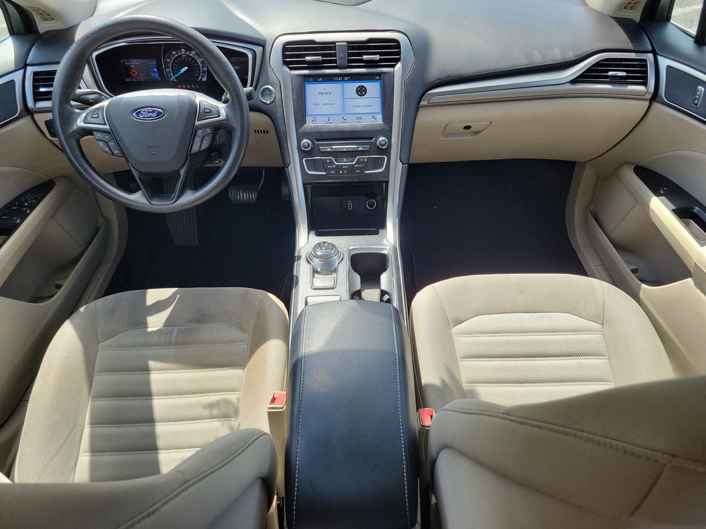 Thumbnail: 2017 Ford Fusion - 8