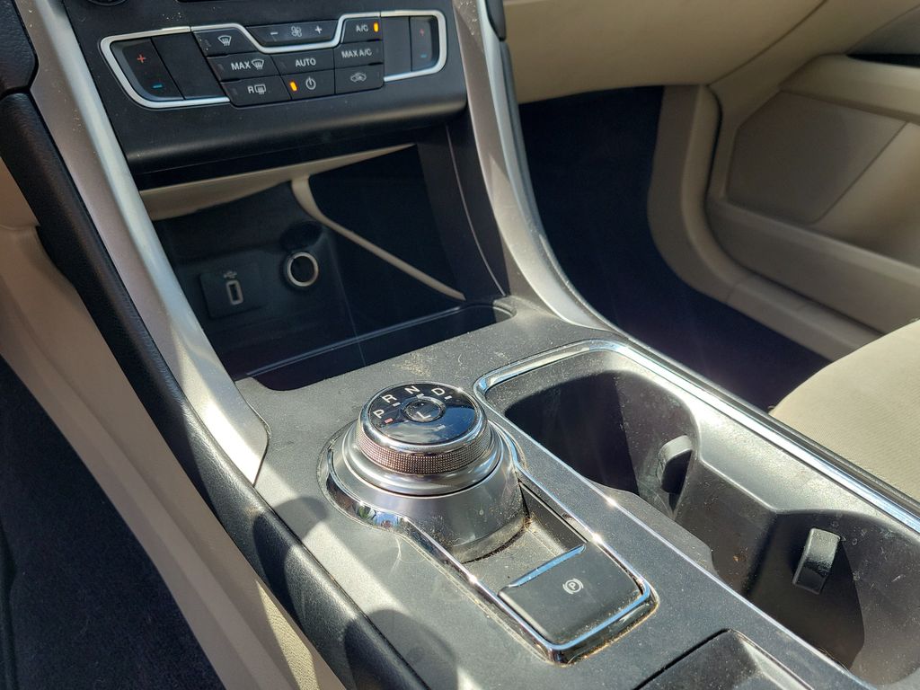 Thumbnail: 2017 Ford Fusion - 14