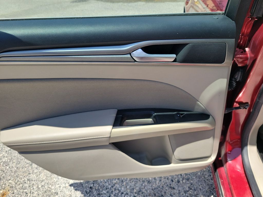 Thumbnail: 2019 Ford Fusion - 20