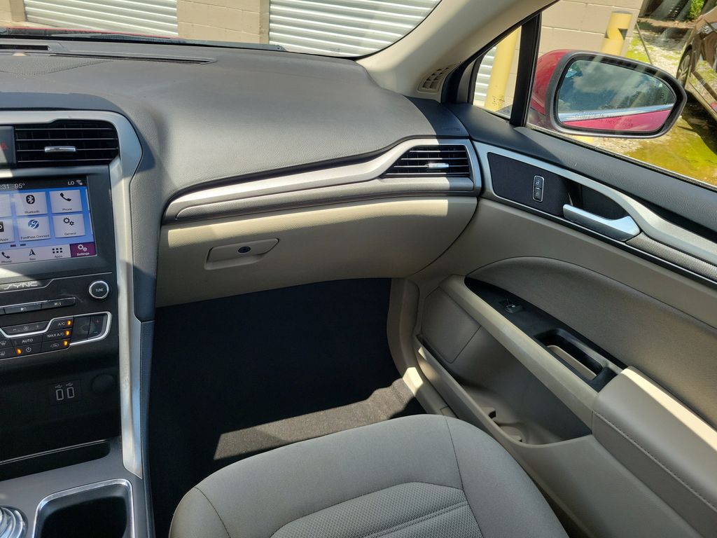 Thumbnail: 2019 Ford Fusion - 22
