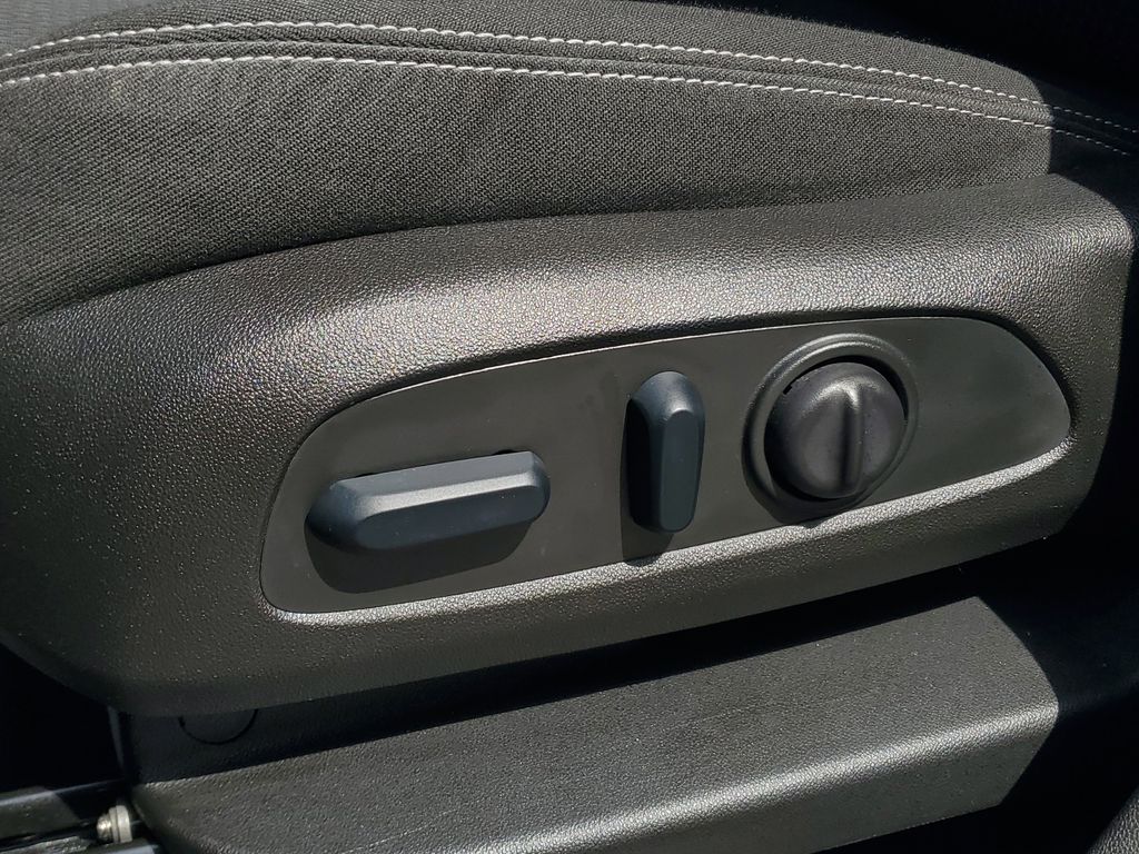 Thumbnail: 2022 GMC Terrain - 22