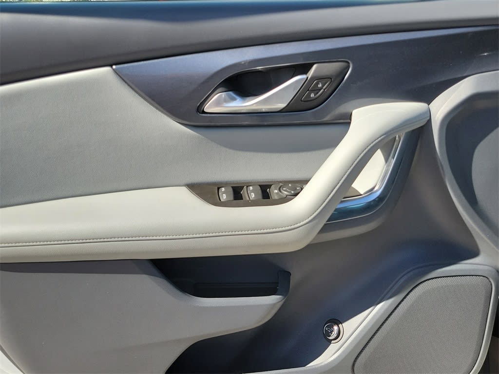 Thumbnail: 2020 Chevrolet Blazer - 21