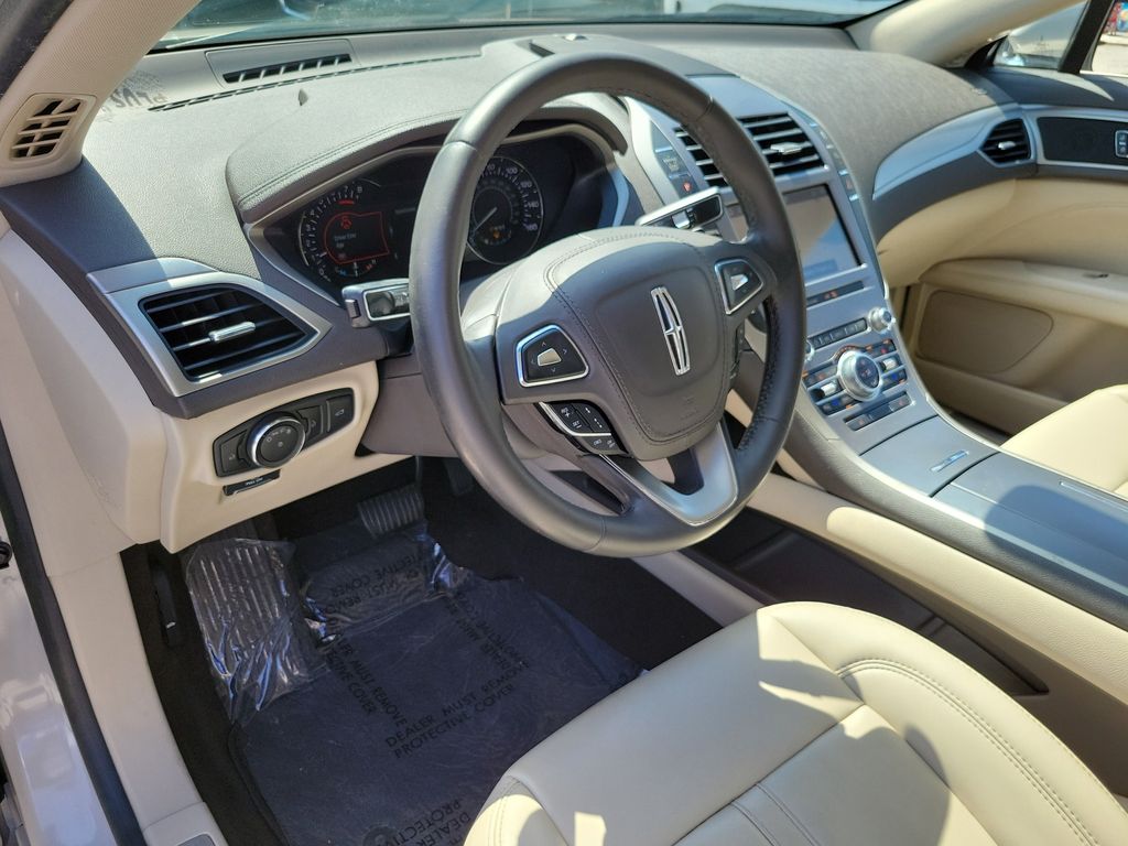 Thumbnail: 2020 Lincoln MKZ - 10