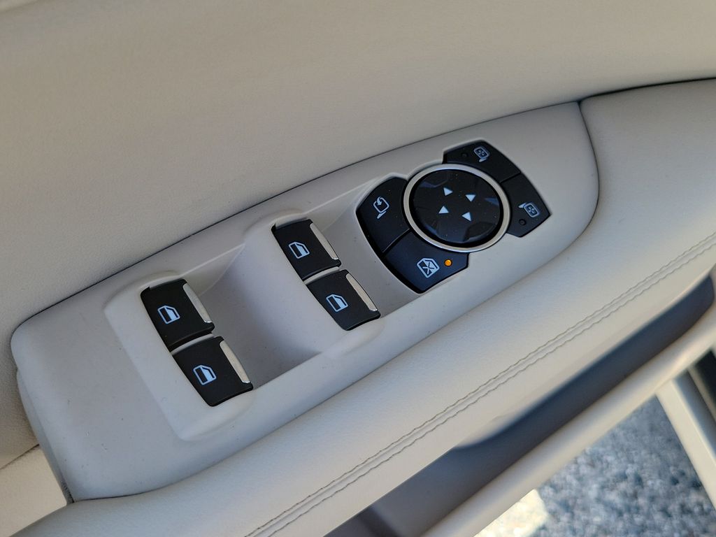 Thumbnail: 2020 Lincoln MKZ - 22