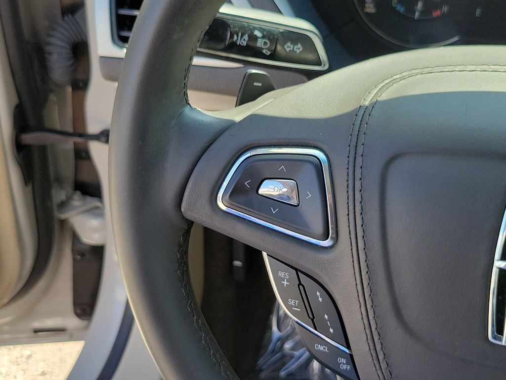 Thumbnail: 2020 Lincoln MKZ - 26