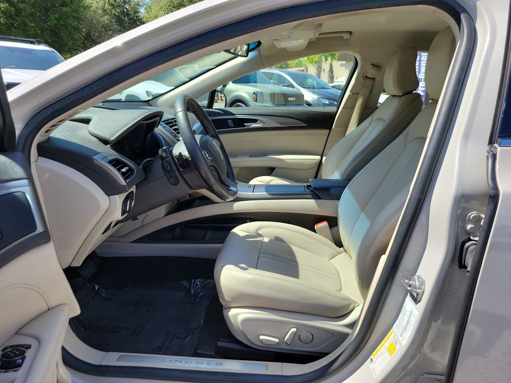 Thumbnail: 2020 Lincoln MKZ - 7