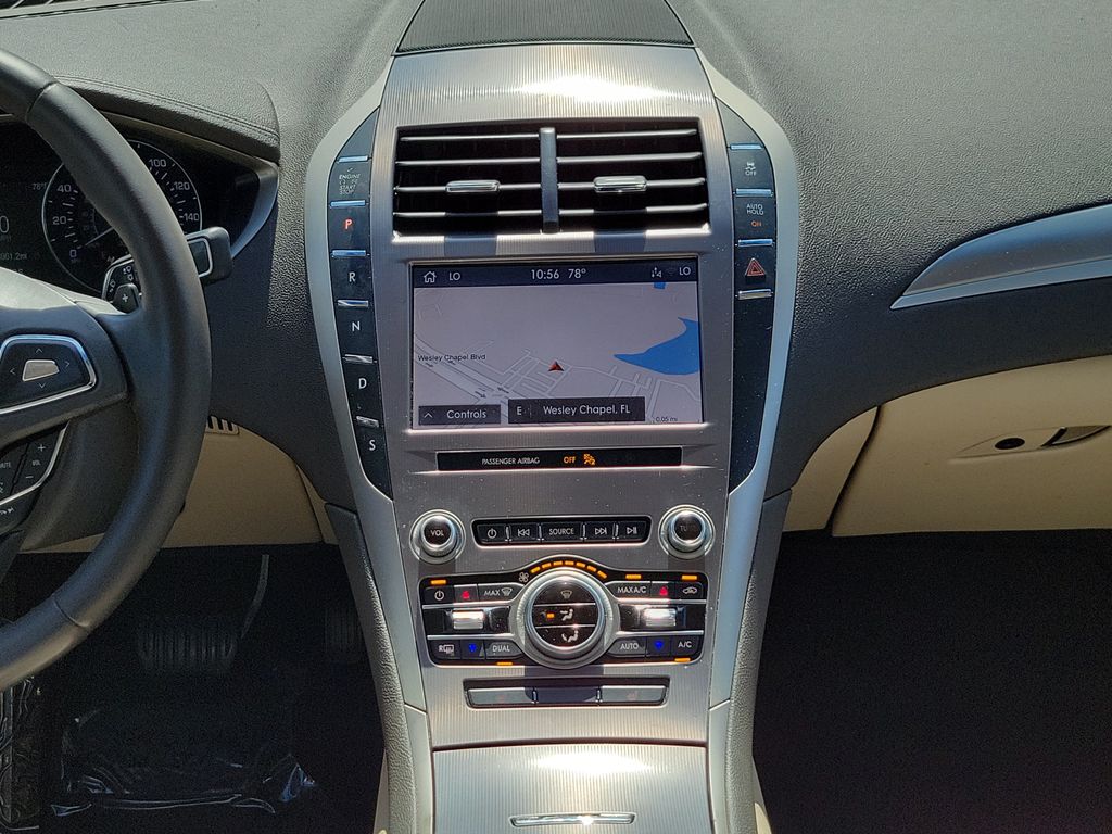 Thumbnail: 2020 Lincoln MKZ - 11