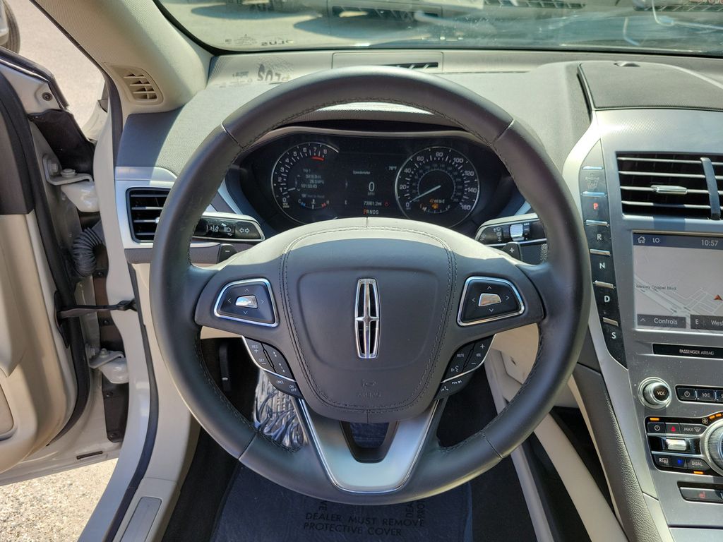 Thumbnail: 2020 Lincoln MKZ - 25