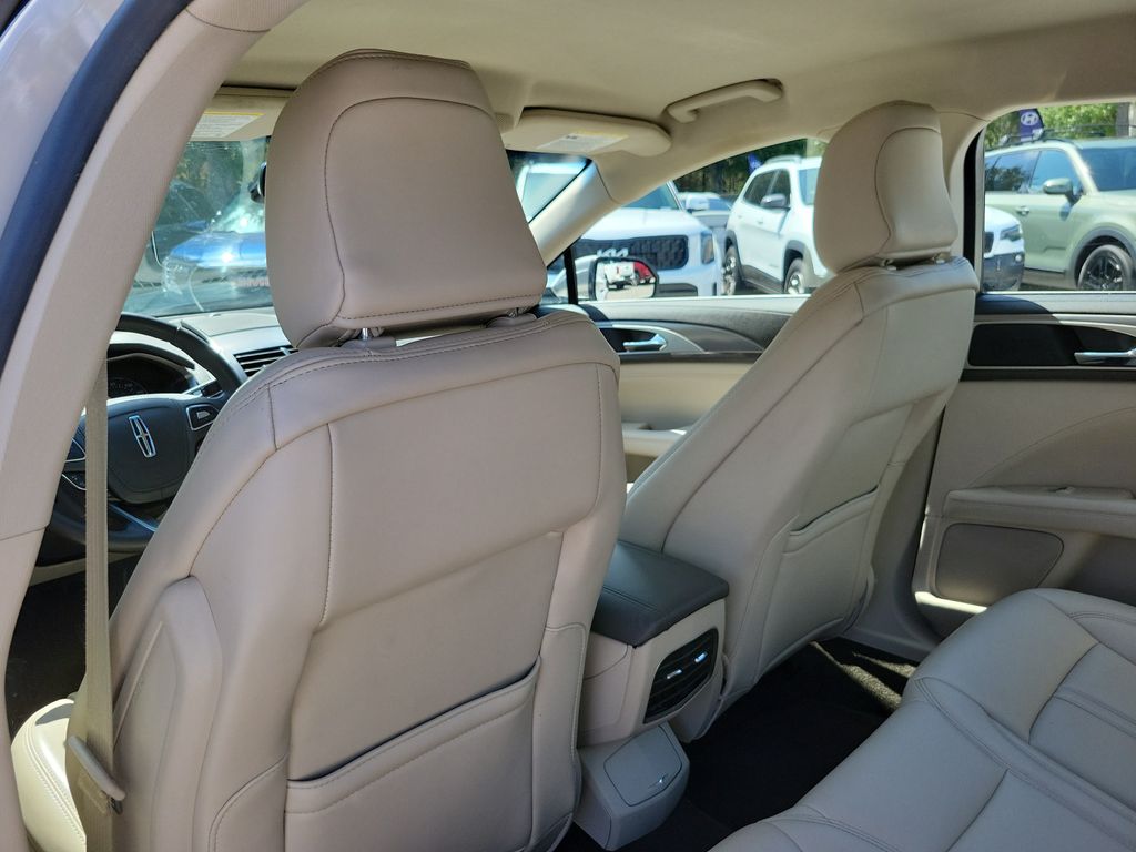 Thumbnail: 2020 Lincoln MKZ - 19