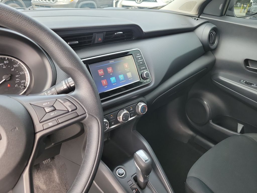 Thumbnail: 2024 Nissan Kicks - 30
