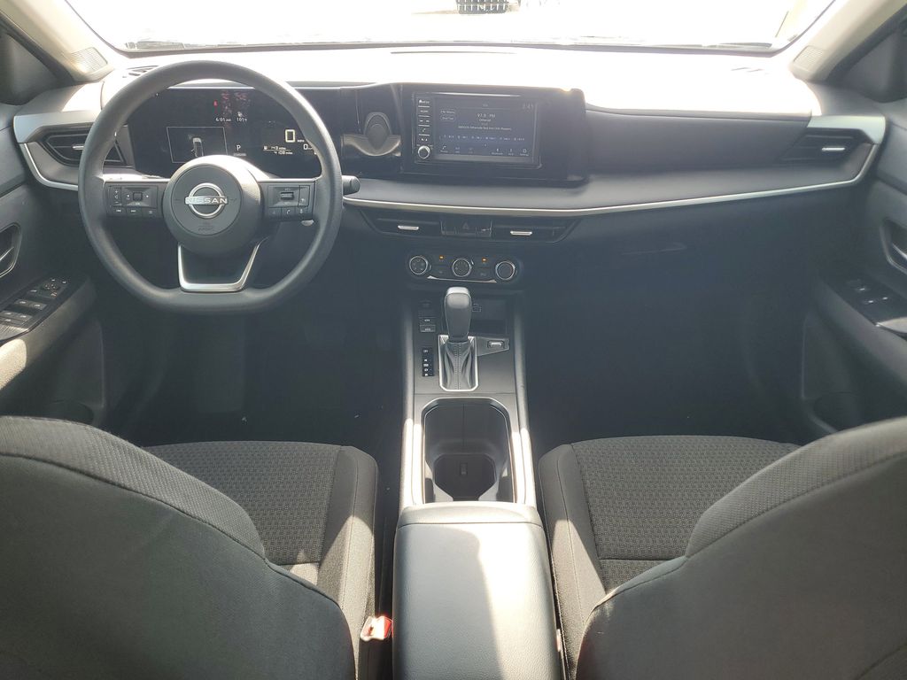 Thumbnail: 2025 Nissan Kicks - 2