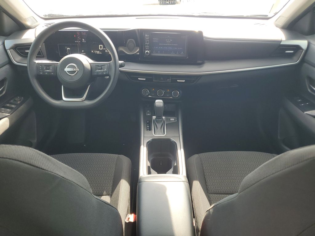 Thumbnail: 2025 Nissan Kicks - 2