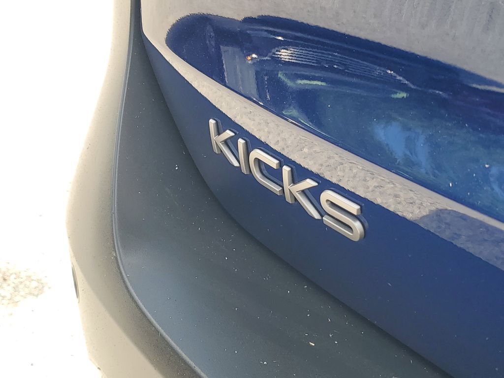 Thumbnail: 2025 Nissan Kicks - 4