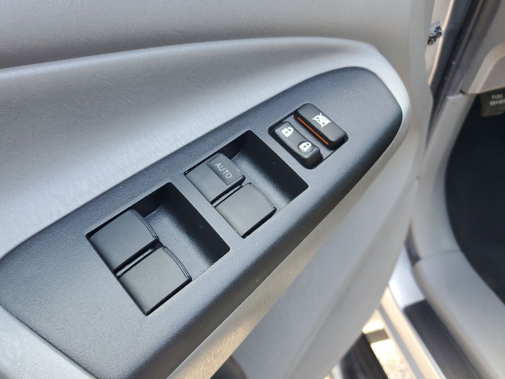 Thumbnail: 2014 Toyota Tacoma - 21