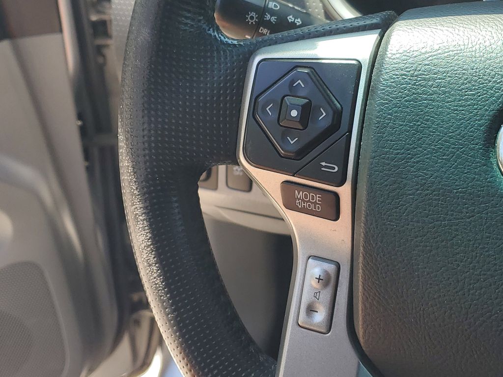 Thumbnail: 2014 Toyota Tacoma - 25