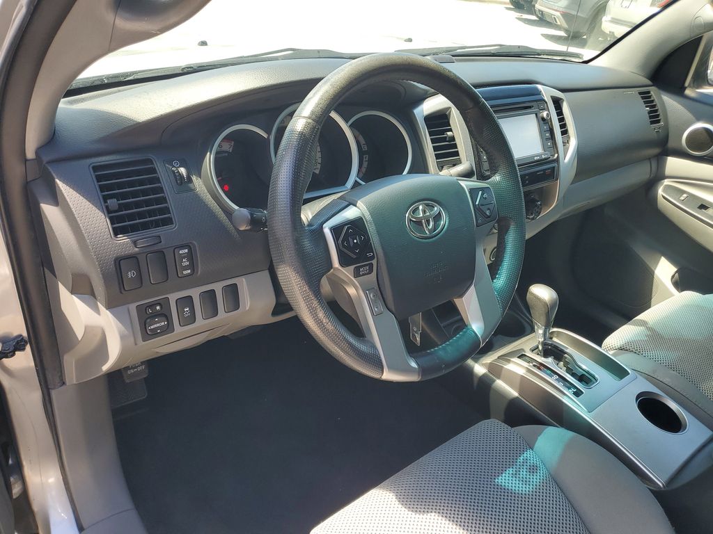 Thumbnail: 2014 Toyota Tacoma - 11
