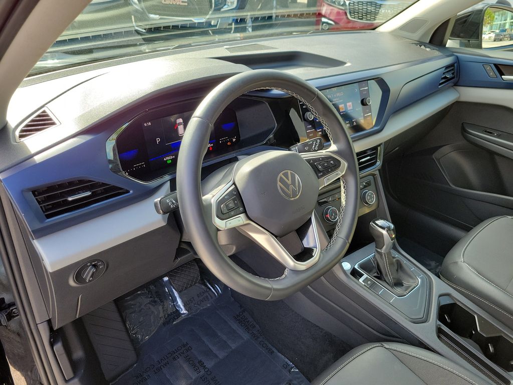 Thumbnail: 2022 Volkswagen Taos - 10
