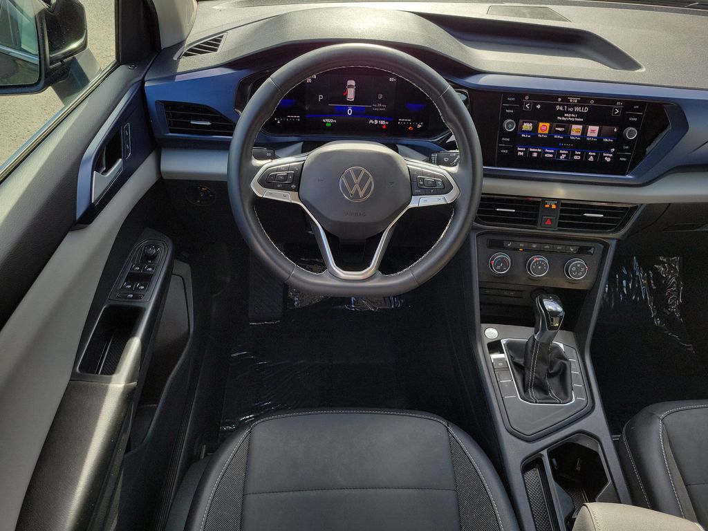 Thumbnail: 2022 Volkswagen Taos - 9
