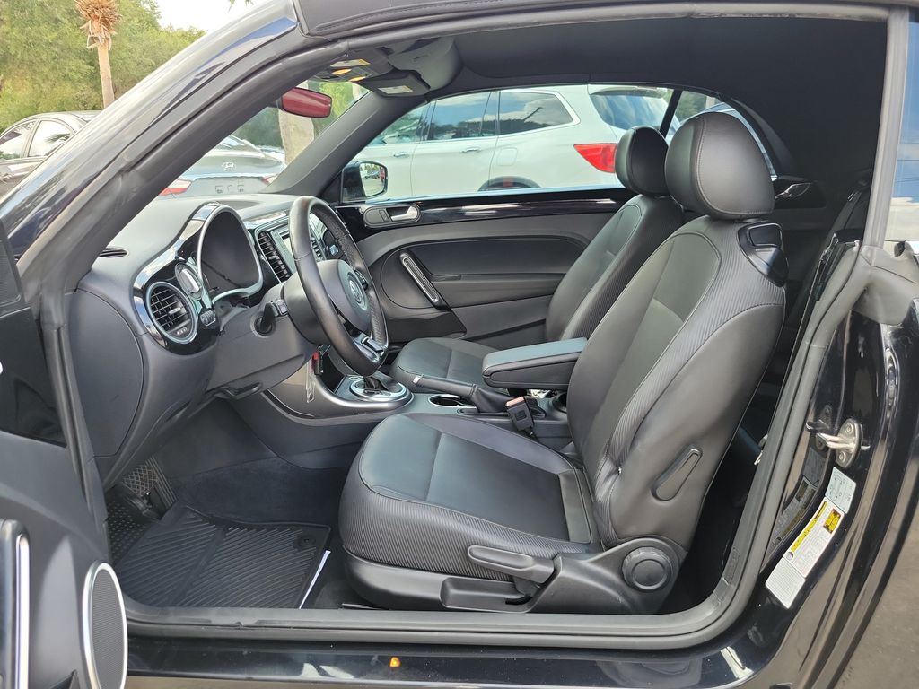 Thumbnail: 2017 Volkswagen Beetle - 8