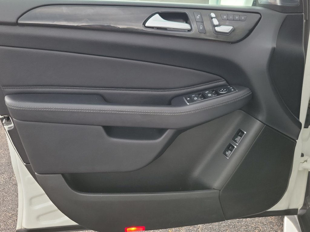 Thumbnail: 2017 Mercedes-Benz GLS - 32