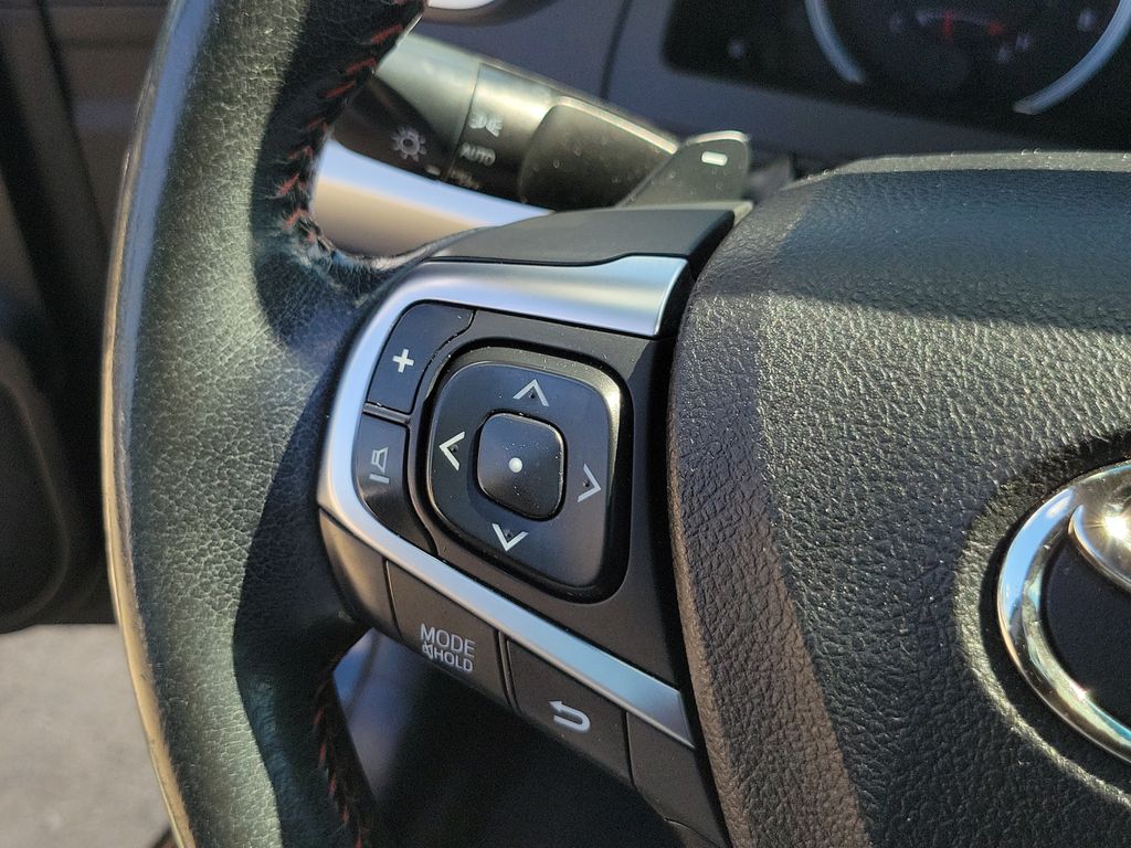 Thumbnail: 2015 Toyota Camry - 24