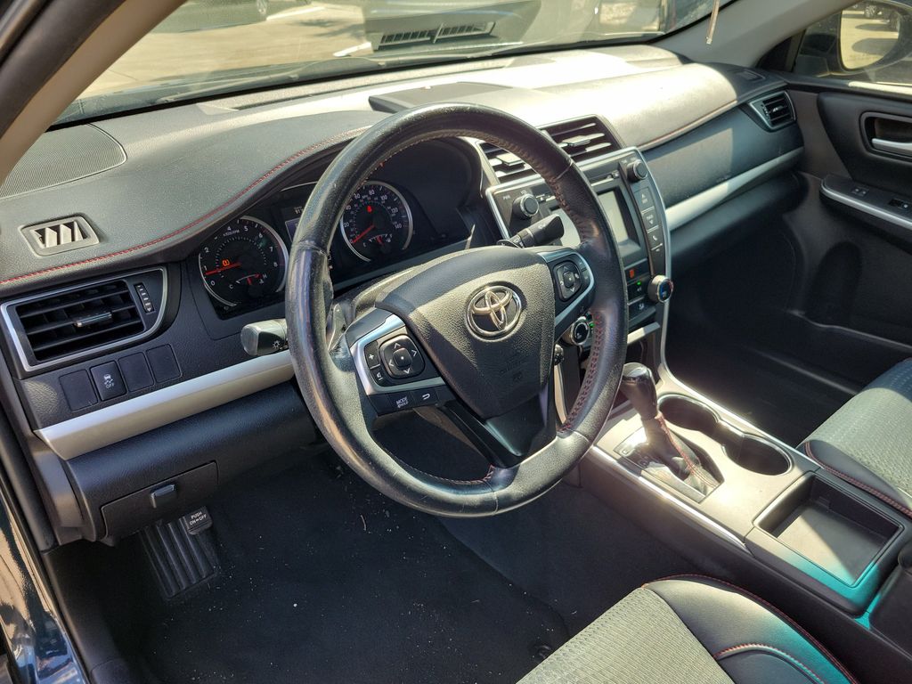 Thumbnail: 2015 Toyota Camry - 10