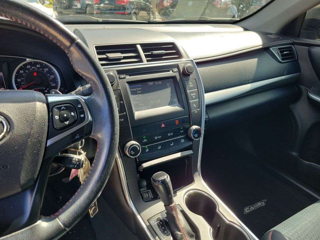 Thumbnail: 2015 Toyota Camry - 29