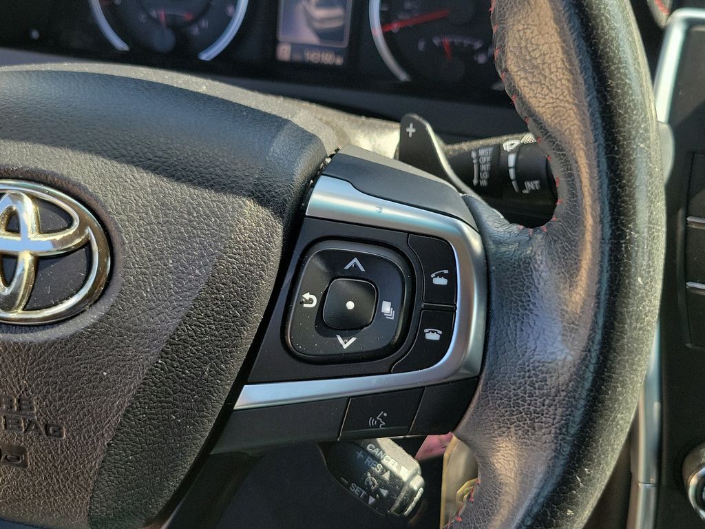 Thumbnail: 2015 Toyota Camry - 25