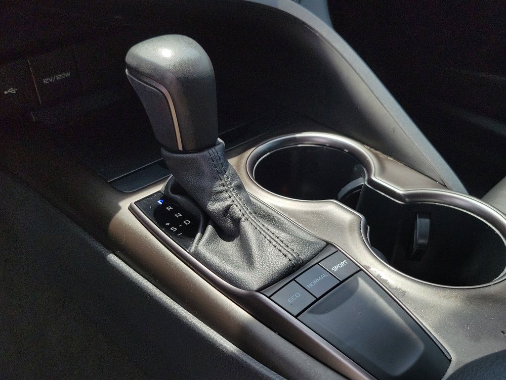 Thumbnail: 2023 Toyota Camry - 13