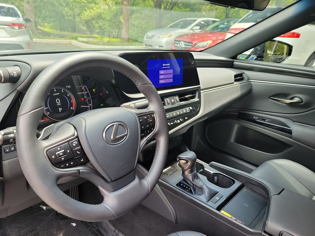 Thumbnail: 2023 Lexus ES - 29