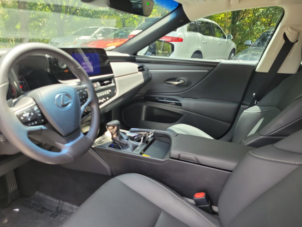 Thumbnail: 2023 Lexus ES - 2