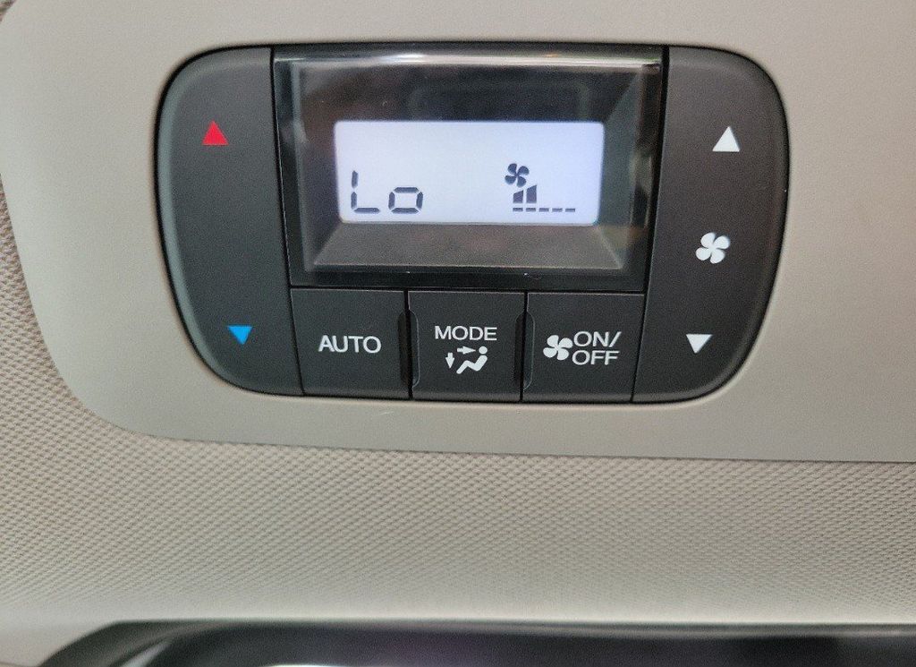 Thumbnail: 2015 Honda Odyssey - 11
