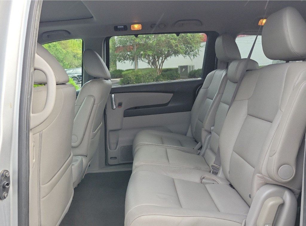 Thumbnail: 2015 Honda Odyssey - 8