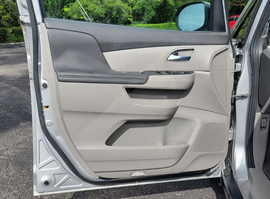 Thumbnail: 2015 Honda Odyssey - 21