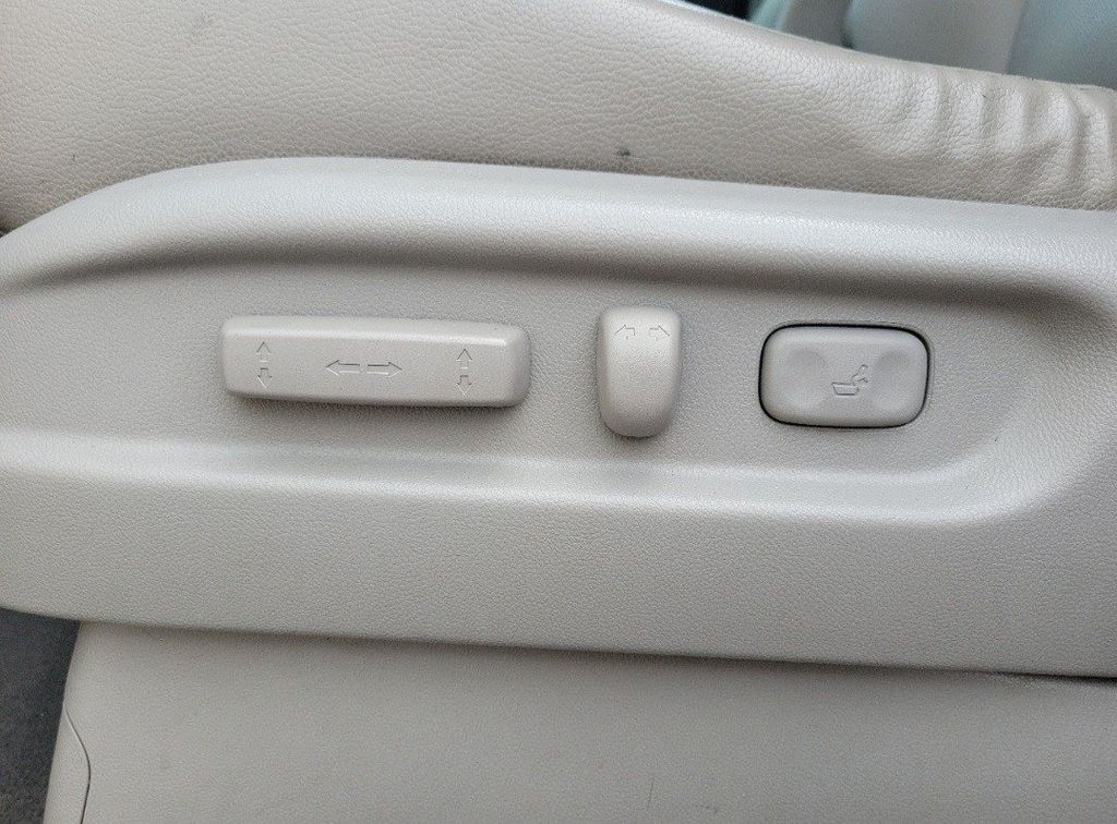 Thumbnail: 2015 Honda Odyssey - 23