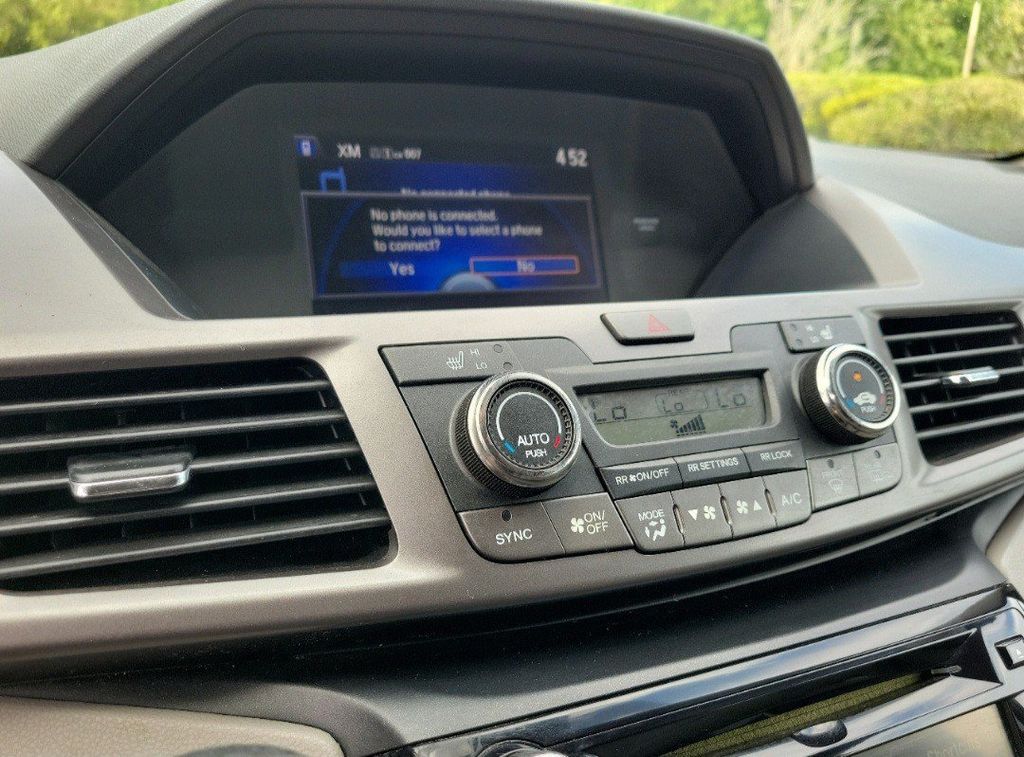 Thumbnail: 2015 Honda Odyssey - 25