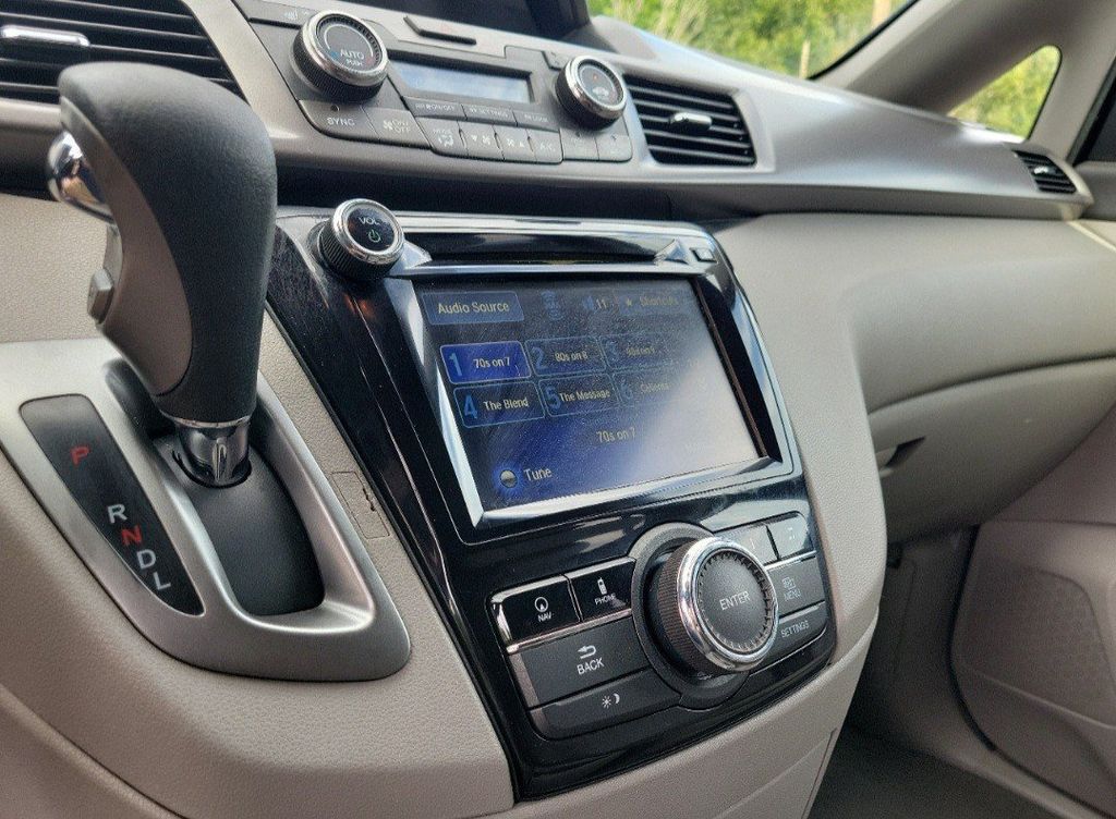 Thumbnail: 2015 Honda Odyssey - 24