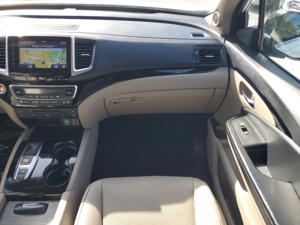Thumbnail: 2018 Honda Pilot - 22