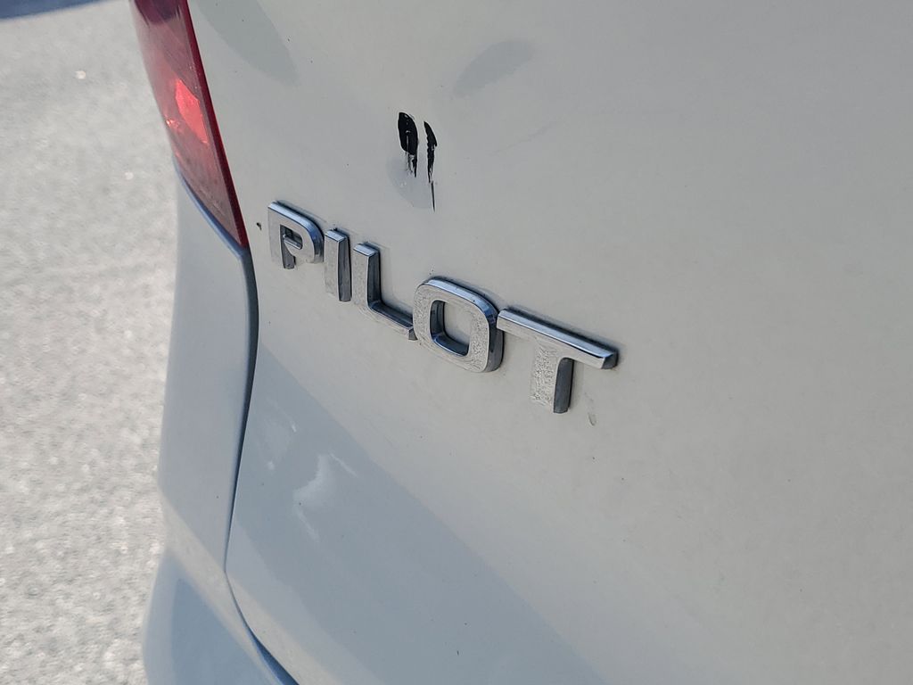 Thumbnail: 2018 Honda Pilot - 17