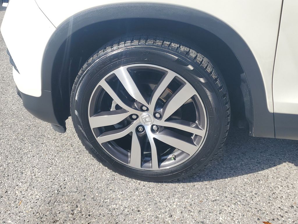 Thumbnail: 2018 Honda Pilot - 7
